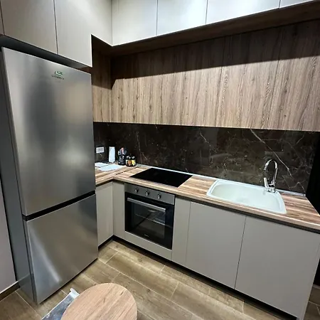 Lakeside Retreat Apartment