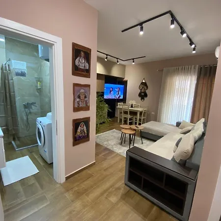 Lakeside Retreat Apartment Pogradec